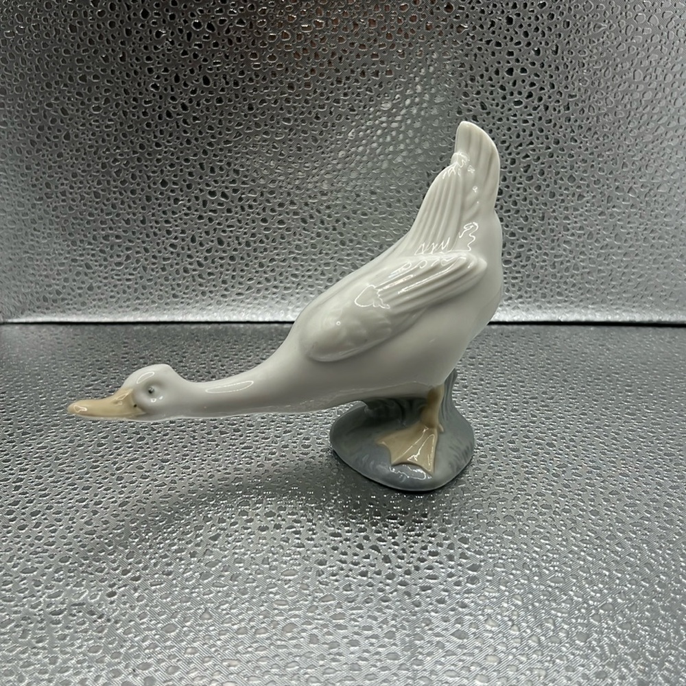 Nap by Lladro porcelain goose figurine